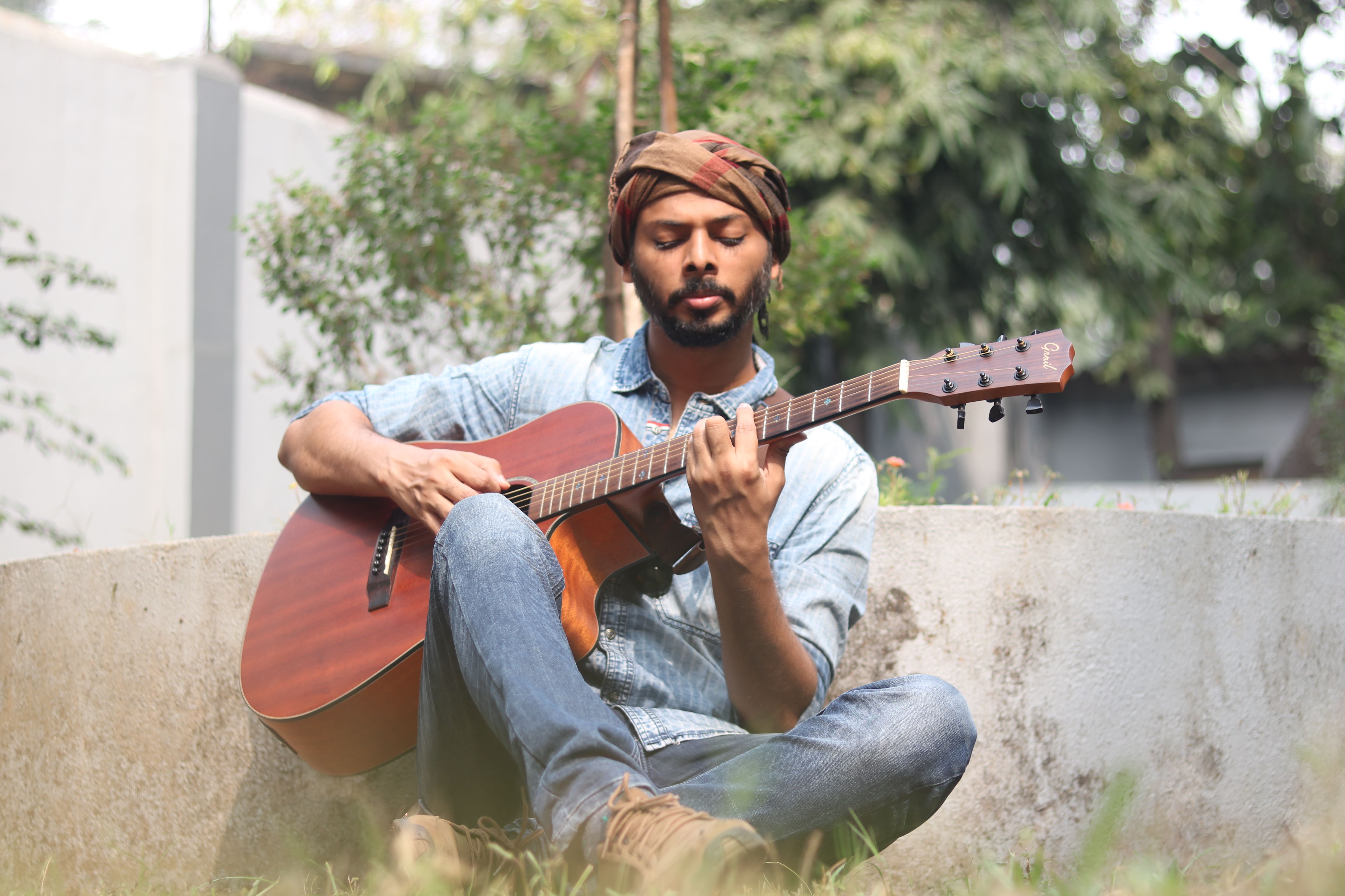 Learn Guitar Essentials ( For Beginner and Intermediate Levels ) - Course in Hindi